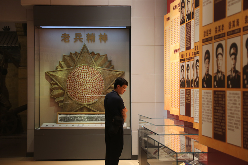 五家渠：紅色旅游熱 青湖滿目景